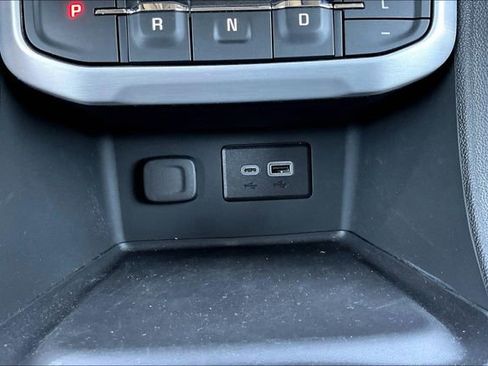 Certified 2023 GMC Acadia SLE image 25