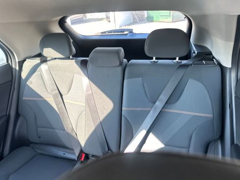 Used 2025 Kia Niro LX FWD image 19