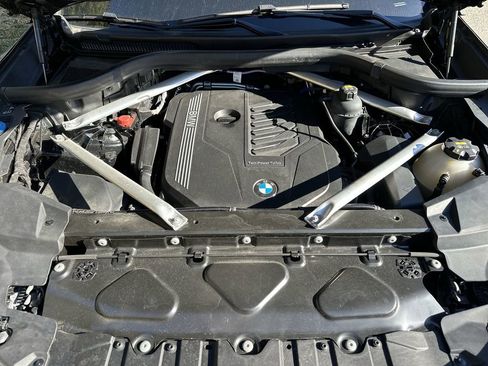 Used 2022 BMW X5 xDrive40i w/ Premium Package image 32