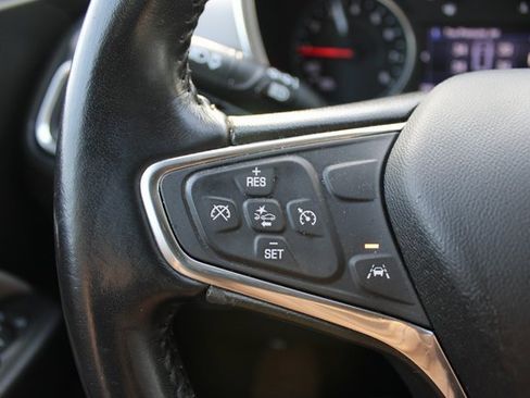 Used 2021 Chevrolet Equinox LT w/ Driver Convenience Package image 19