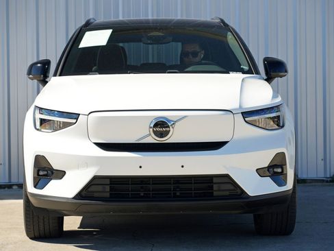 Used 2023 Volvo XC40 Recharge Plus w/ Protection Package Premier image 7