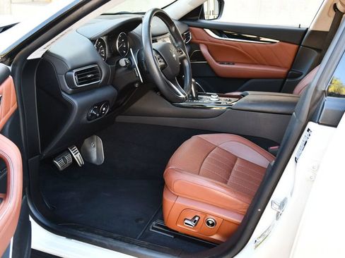 Used 2022 Maserati Levante Modena AWD/4WD image 16