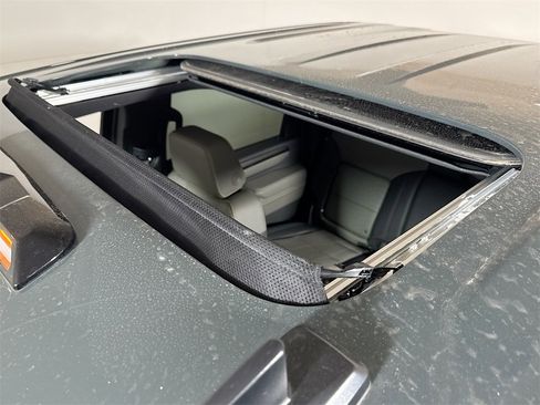 Certified 2025 Chevrolet Silverado 2500 ZR2 w/ Technology Package image 21