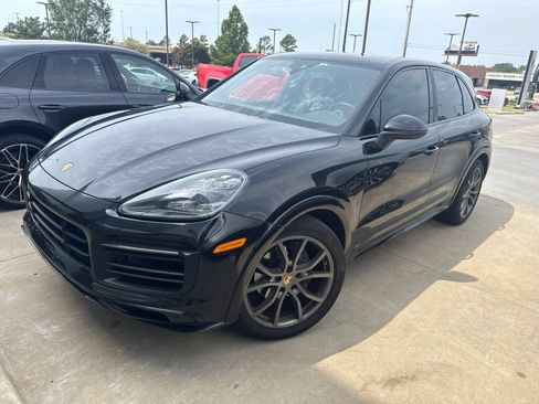 Used 2019 Porsche Cayenne AWD/4WD image 1