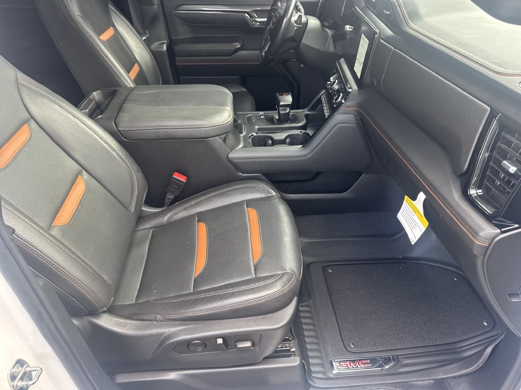 Used 2023 GMC Sierra 1500 AT4 w/ Technology Package AWD/4WD image 13