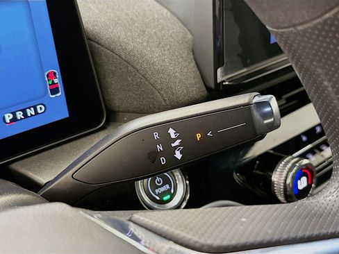 Used 2025 Honda Prologue EX image 25