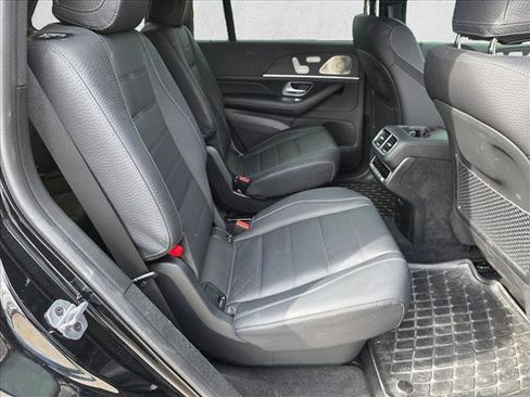 Used 2025 Mercedes-Benz GLS 450 4MATIC image 16