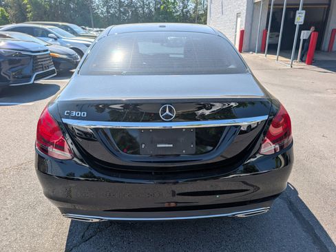 Used 2021 Mercedes-Benz C 300 Sedan image 4