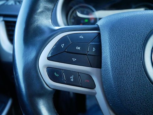 Used 2018 Jeep Cherokee Limited image 27