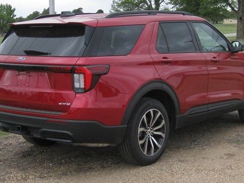 New 2026 Ford Explorer ST-Line AWD/4WD image 5