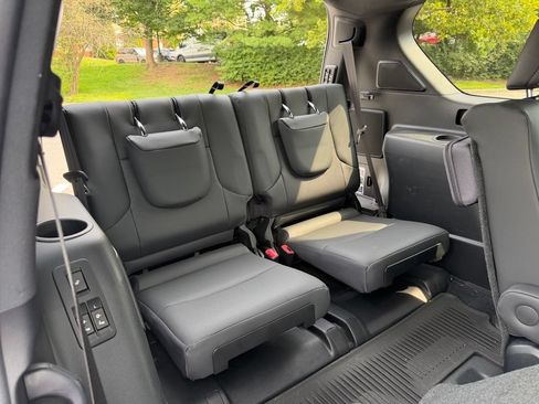 Used 2023 Lexus GX 460 Premium w/ Accessory Package AWD/4WD image 11