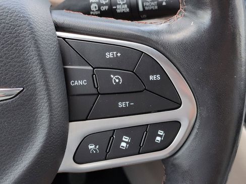 Used 2019 Chrysler Pacifica Touring-L Plus w/ Advanced Safetytec Group FWD image 27