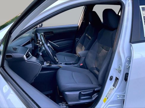 Certified 2023 Toyota Corolla Cross LE w/ Moonroof Package AWD/4WD image 11