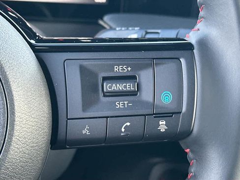 Used 2025 Nissan Kicks SR image 19