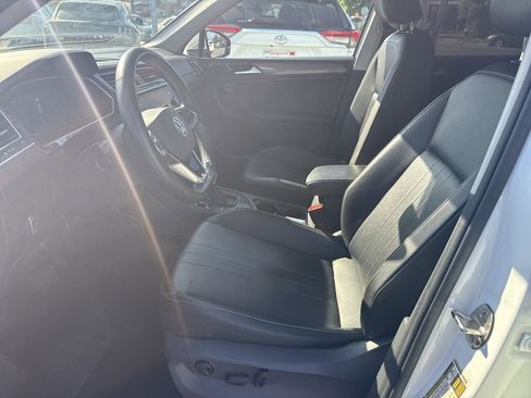 Used 2022 Volkswagen Tiguan SE AWD/4WD image 8