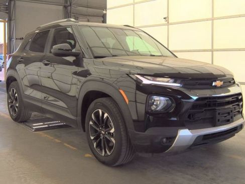 Used 2022 Chevrolet TrailBlazer LT w/ Driver Confidence Package image 5