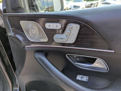 Used 2022 Mercedes-Benz GLS 450 4MATIC image 33