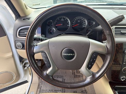 Used 2009 GMC Yukon XL Denali image 28