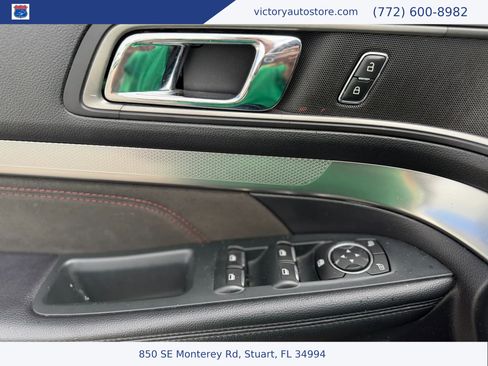 Used 2018 Ford Explorer XLT w/ Equipment Group 202A AWD/4WD image 14