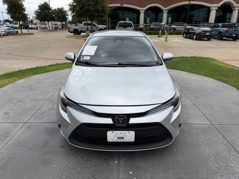 Used 2026 Toyota Corolla LE FWD image 2