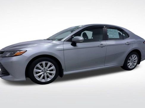 Used 2020 Toyota Camry LE w/ Cold Weather Package AWD/4WD image 4