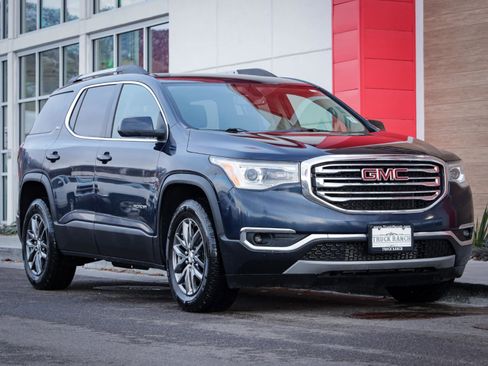 Used 2017 GMC Acadia SLT image 1