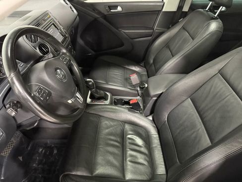 Used 2017 Volkswagen Tiguan SEL FWD image 9