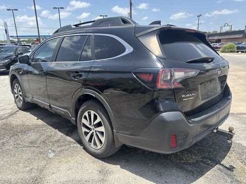 Certified 2022 Subaru Outback Premium AWD/4WD image 5