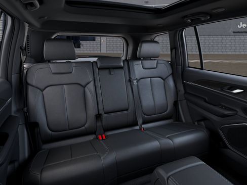 New 2026 Jeep Grand Cherokee Limited RWD image 15