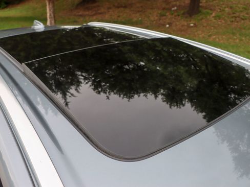 Used 2018 Volvo XC60 T5 R-Design w/ Convenience Package image 9