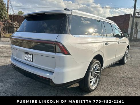 New 2026 Lincoln Navigator L Reserve AWD/4WD image 7
