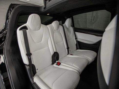 Used 2020 Tesla Model X Long Range AWD image 26