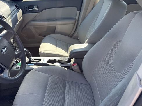 Used 2011 Ford Fusion SE image 7