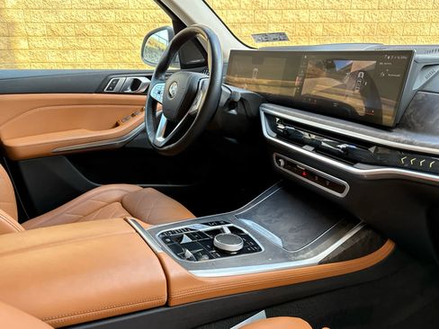 Certified 2023 BMW X7 xDrive40i w/ Premium Package AWD/4WD image 8