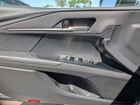 Used 2025 Toyota Camry LE image 10