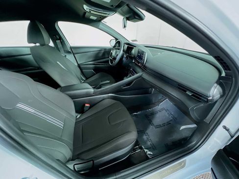Certified 2025 Hyundai Elantra Sport FWD image 26