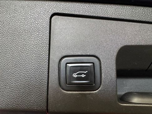Used 2019 Cadillac XT4 Premium Luxury w/ Enhanced Visibility Package AWD/4WD image 26