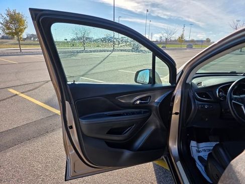 Used 2018 Buick Encore Sport Touring image 4