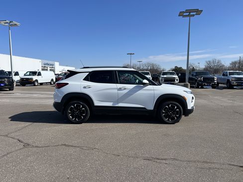 Certified 2022 Chevrolet TrailBlazer LT w/ Convenience Package image 11