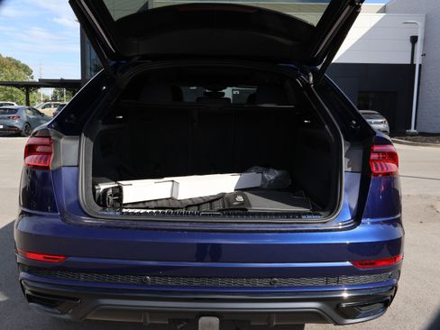 Used 2021 Audi Q8 Prestige w/ Prestige Package image 19