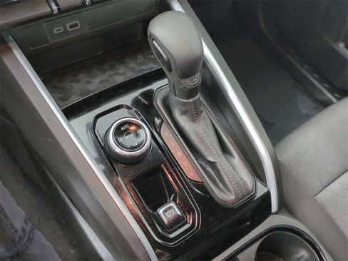 Certified 2023 Chevrolet Colorado Trail Boss w/ Technology Package image 16