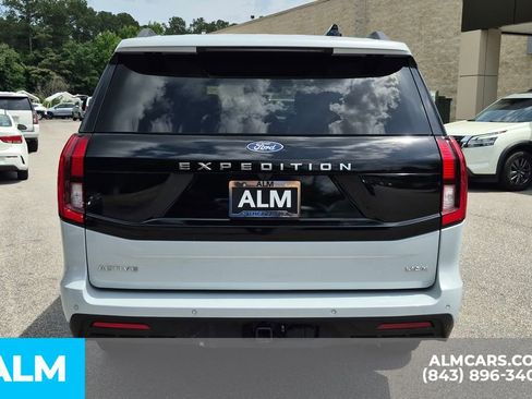 Used 2025 Ford Expedition Max Active AWD/4WD image 6