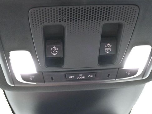 Used 2024 Honda Pilot TrailSport image 32