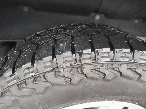 Used 2021 Chevrolet Silverado 1500 LT image 9