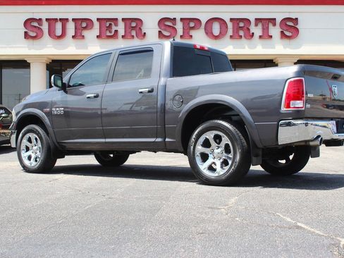 Used 2017 RAM 1500 Laramie w/ Convenience Group AWD/4WD image 5