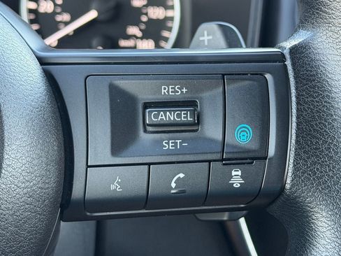 Used 2024 Nissan Rogue SV AWD/4WD image 19