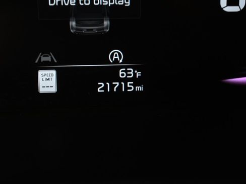 Used 2025 Kia Soul LX w/ LX Technology Package FWD image 26