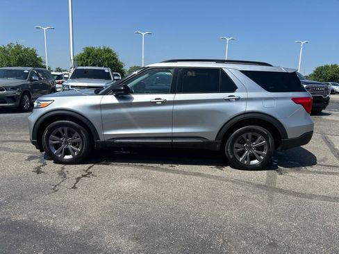 Used 2024 Ford Explorer XLT w/ XLT Sport Appearance Package AWD/4WD image 6