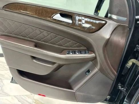 Used 2018 Mercedes-Benz GLE 43 AMG 4MATIC w/ Premium 3 Package image 43