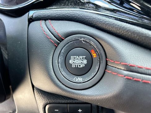 Used 2025 Dodge Durango GT AWD/4WD image 36